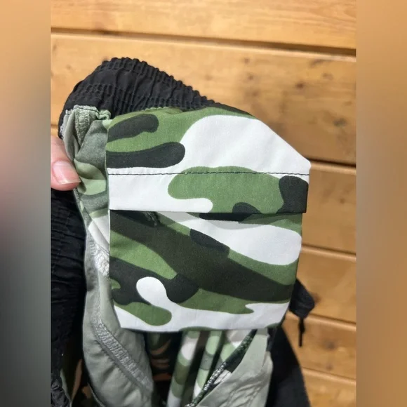 TITLE MMA Camo Fight Shorts XL Green Black White EUC - Picture 7 of 7